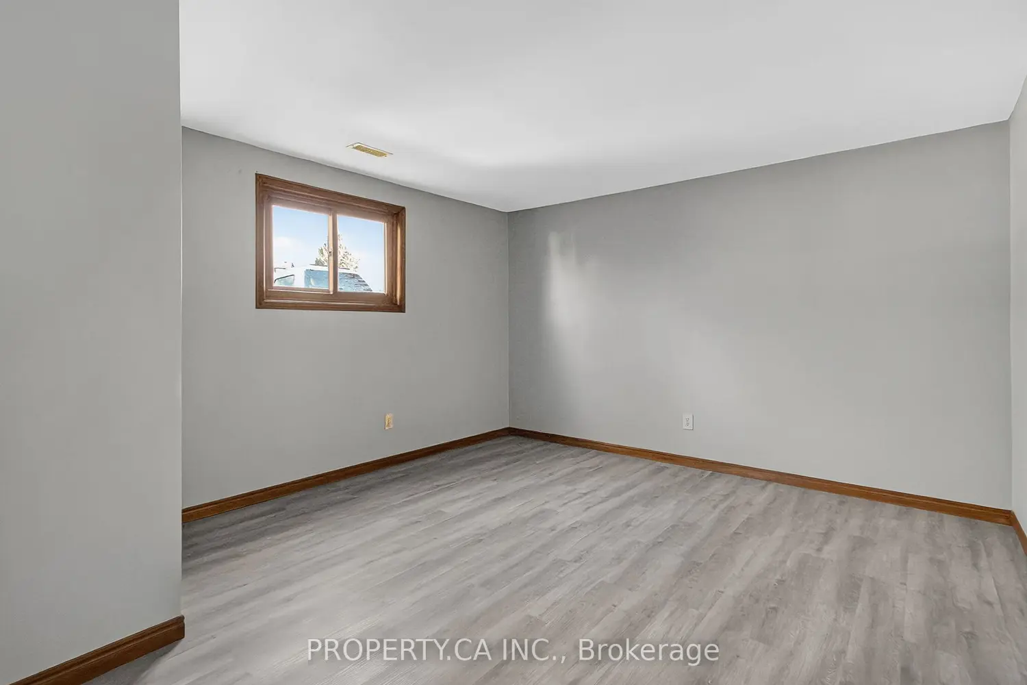 Additional image 12 of 194 Merritt Avenue