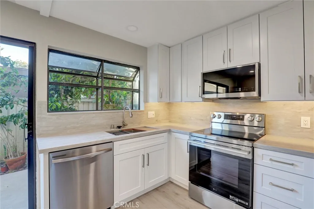 Additional image 10 of 93 Streamwood, Irvine, CA 92620