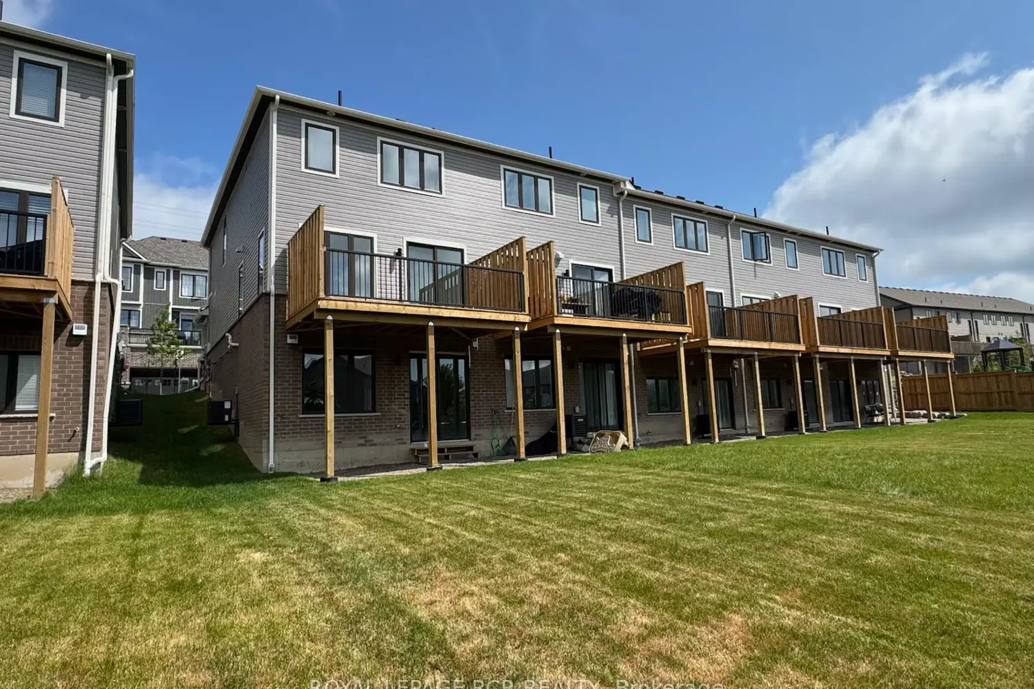 Additional image 19 of 690 Broadway Avenue 12