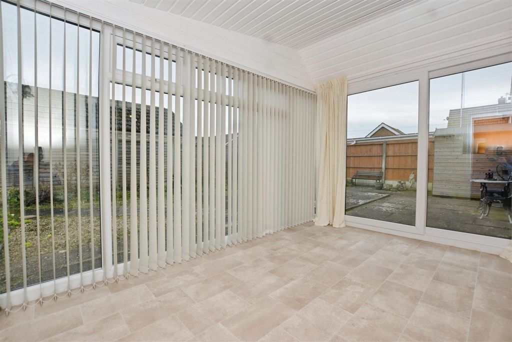 Additional image 8 of 3 bed detached bungalow to rentNorfolk Avenue, Burton-Upon-Stather, Scunthorpe DN15