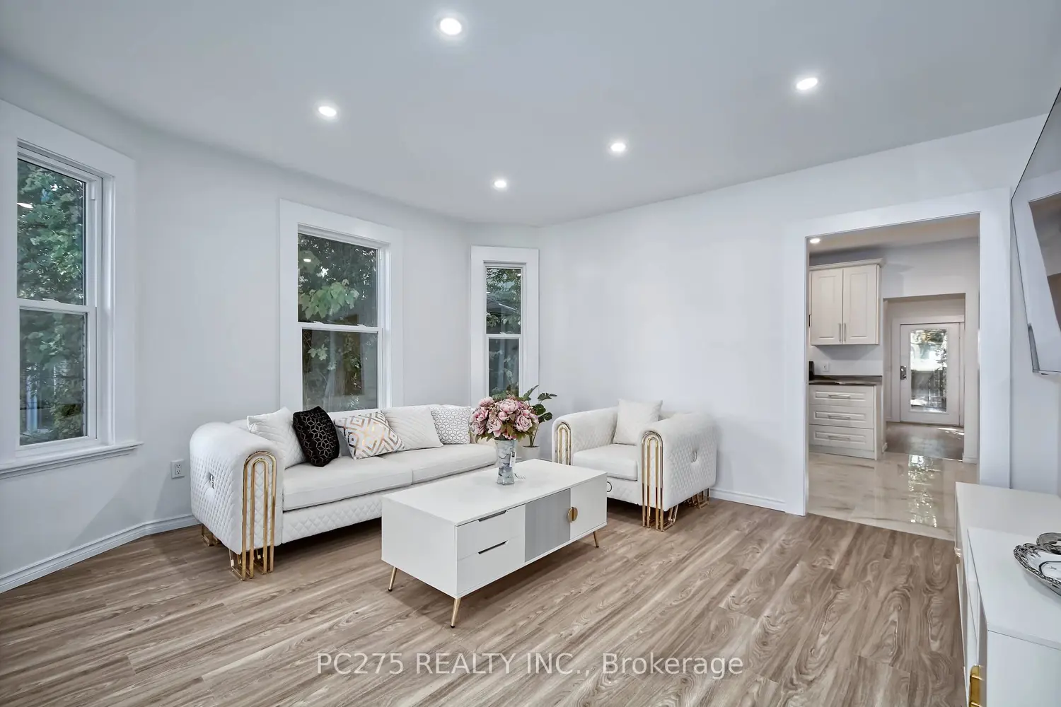 Additional image 4 of 549 Quebec Street