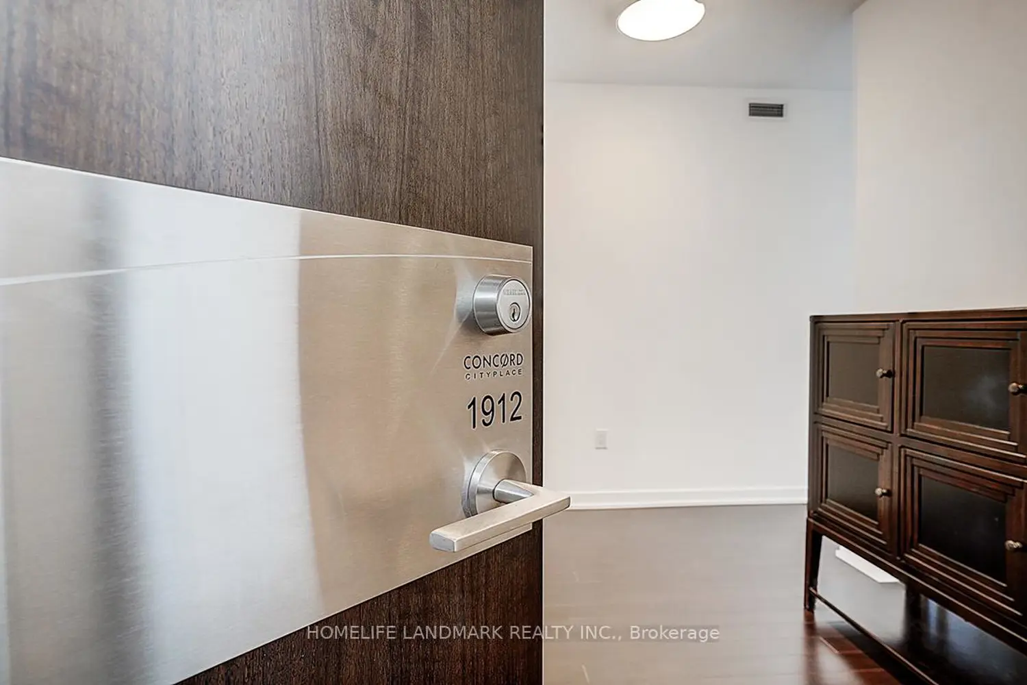 38 Dan Leckie Way 1912