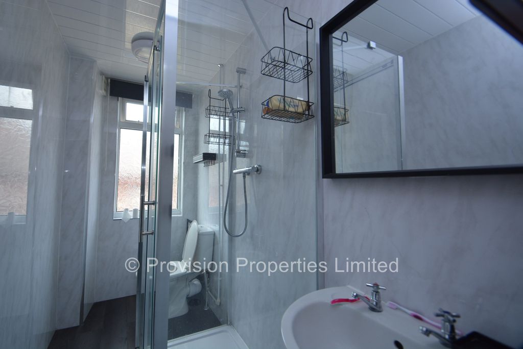 Additional image 7 of 8 bed terraced house to rentManor Drive, Hyde Park, Leeds LS6
