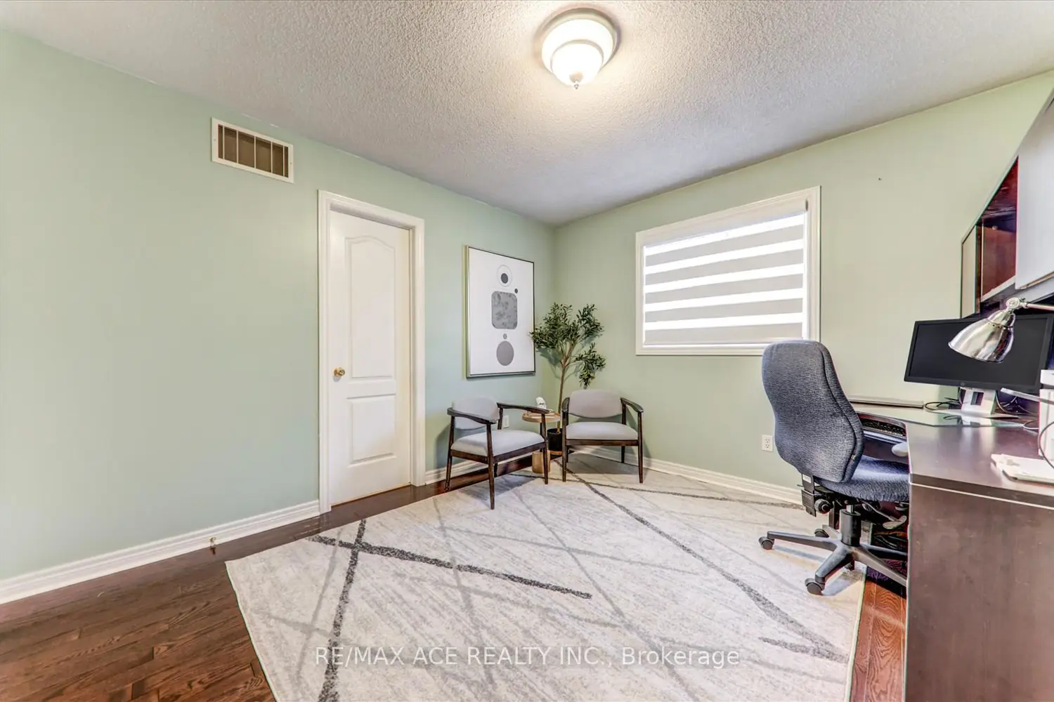 Additional image 12 of 46 Purebrook Crescent