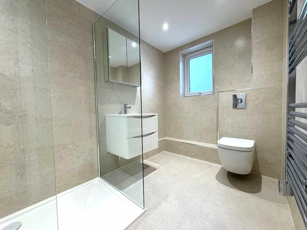 Additional image 5 of 2 bed flat to rentApt 4 5 Duhamel Place, St Helier JE2
