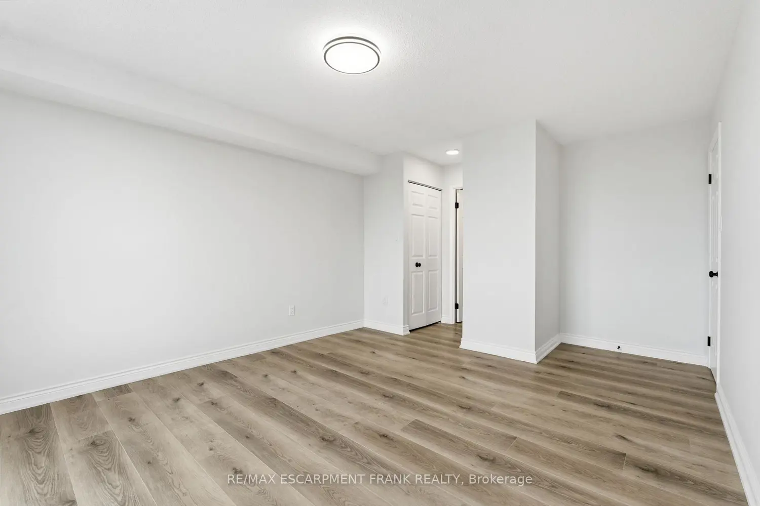 Additional image 12 of 432 Main Street 902