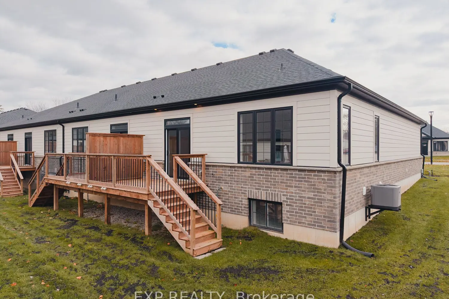 Additional image 17 of 12 Washington Street 201