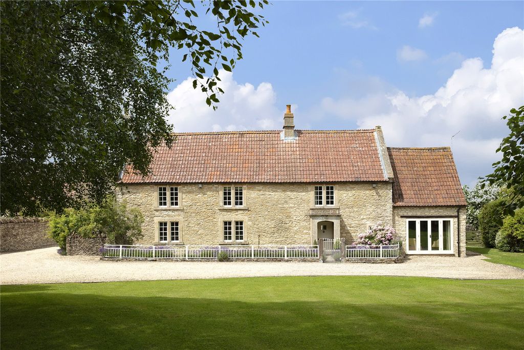 5 bed detached house to rentNettleton, Chippenham, Wiltshire SN14