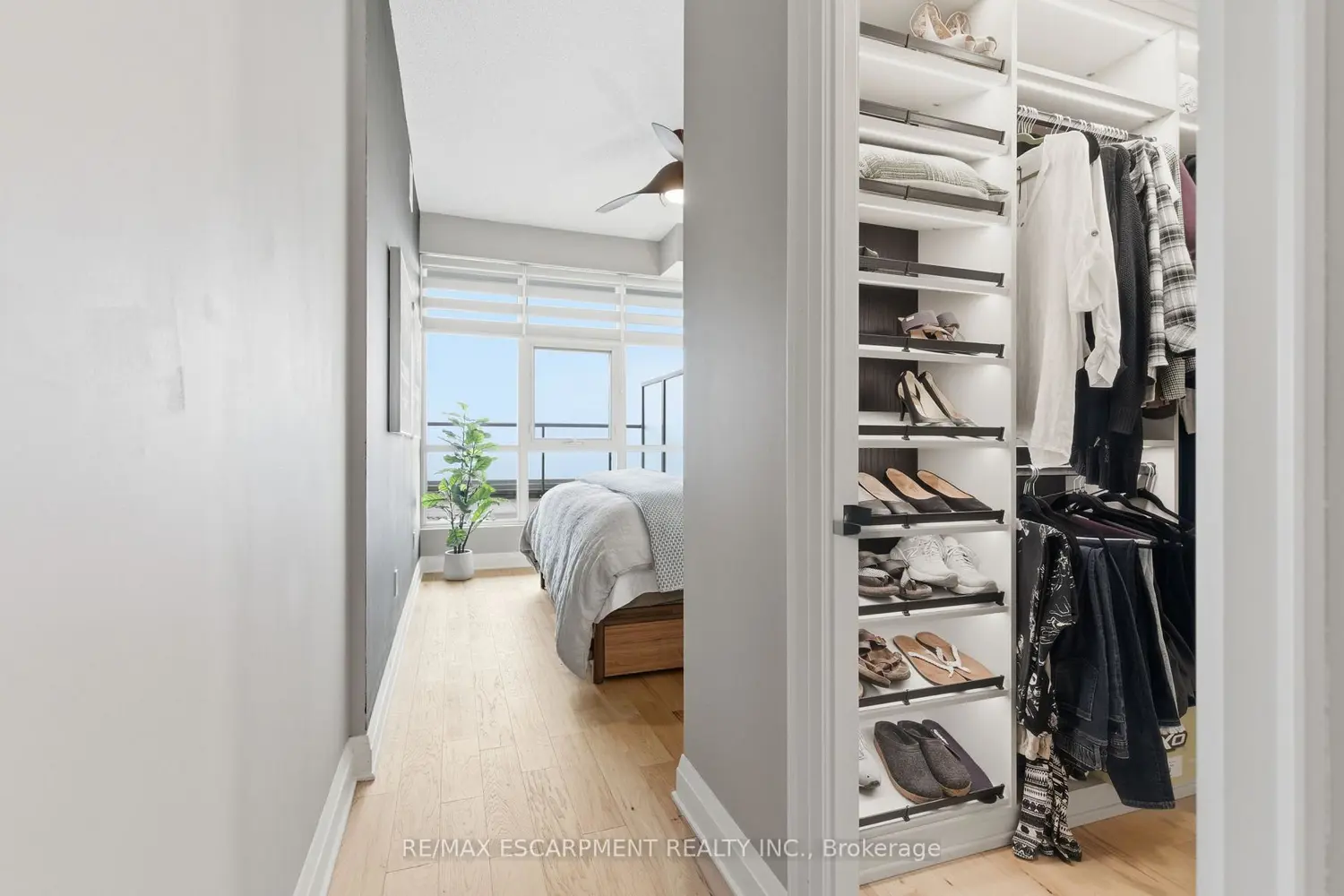 Additional image 9 of 550 North Service Road 1404