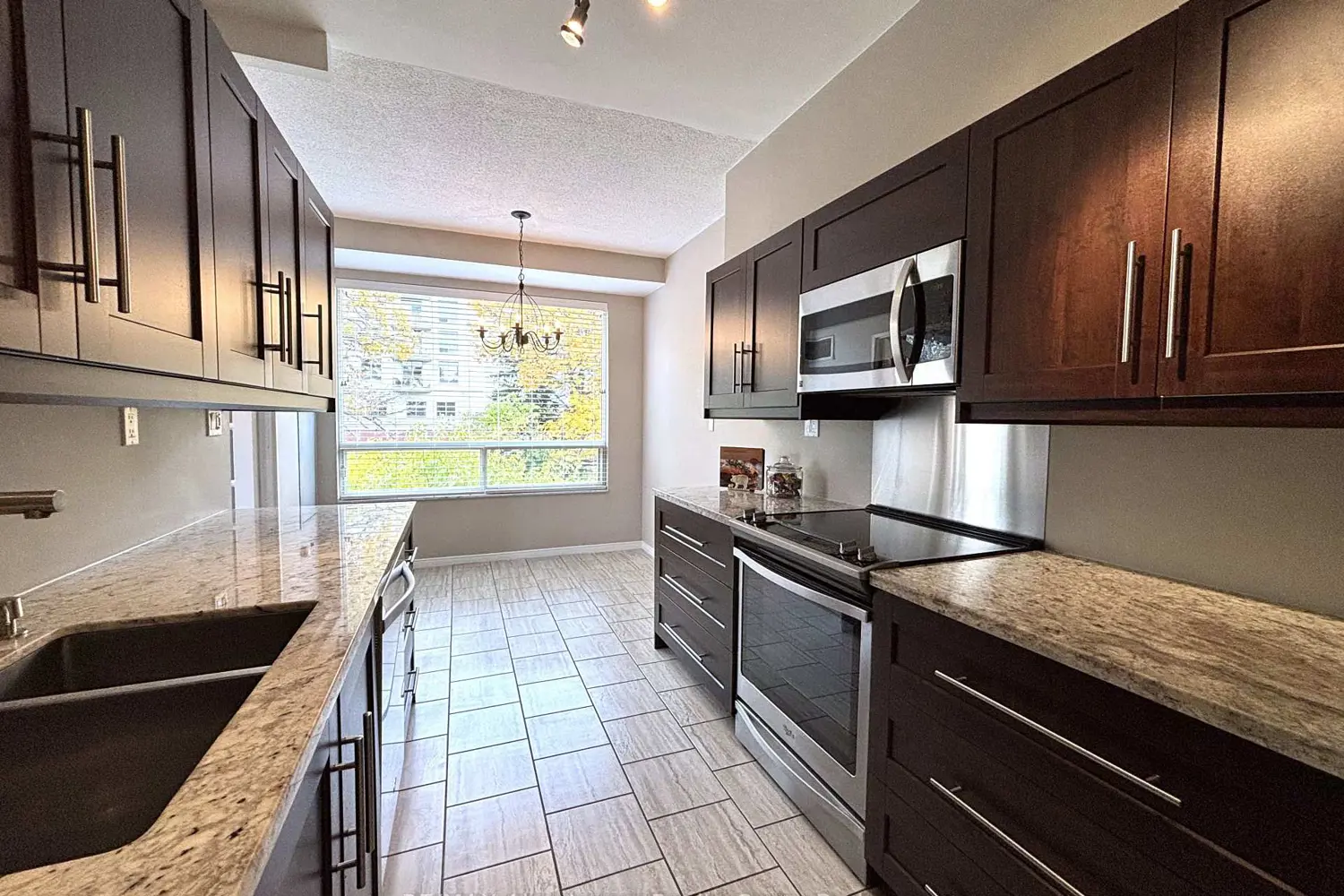 Additional image 2 of 2511 Lakeshore Road 406