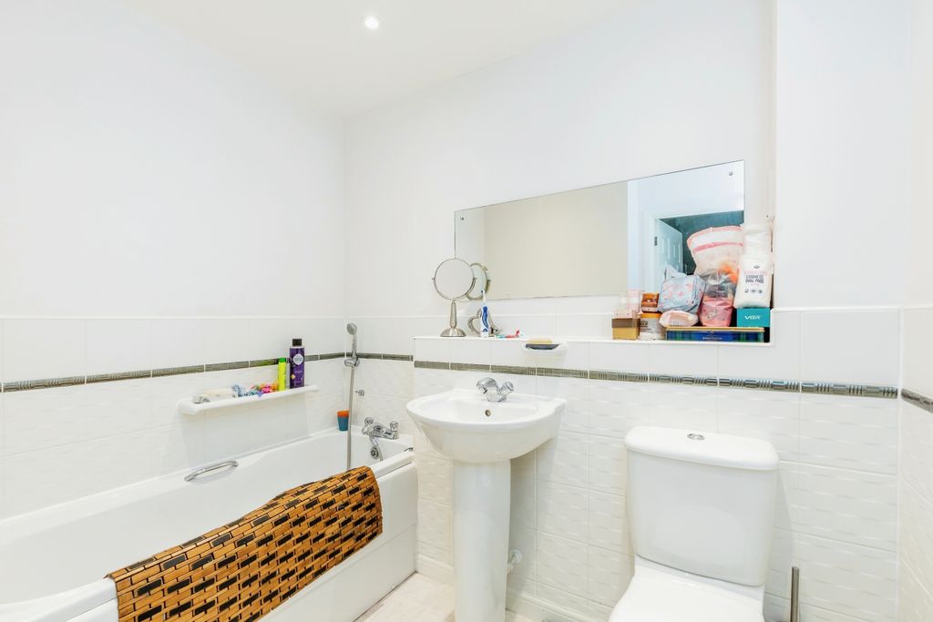 Additional image 11 of 2 bed flat to rentWatch House Place, Bristol BS20