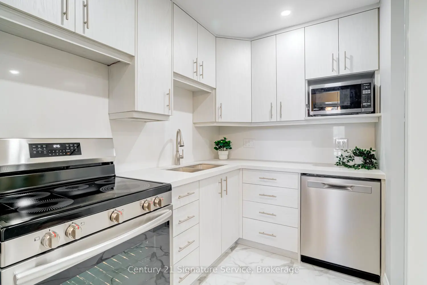 Additional image 3 of 2001 Bonnymede Drive 15