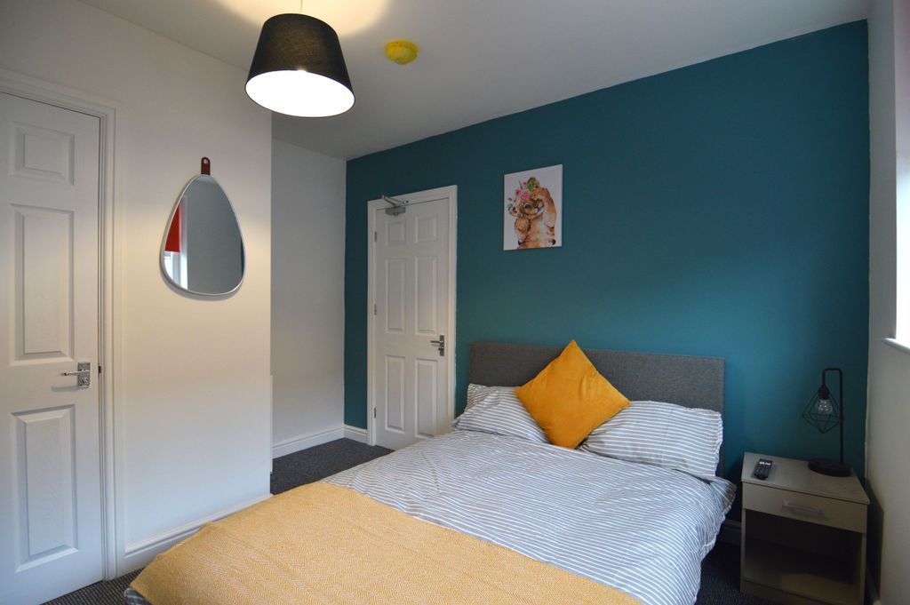 Additional image 3 of Room to rentFarebrother Street, Grimsby DN32