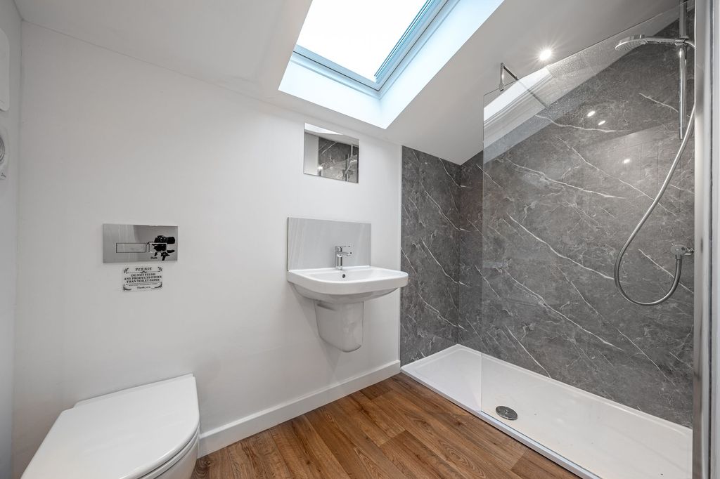 Additional image 14 of 2 bed detached house to rentHookstone Drive, Harrogate HG2