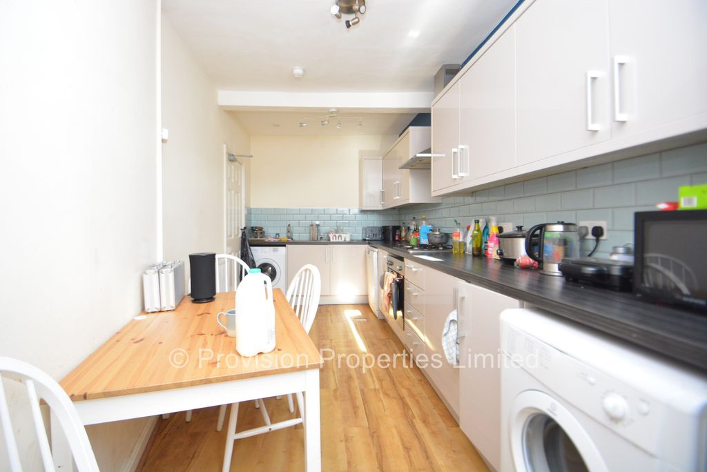 Additional image 19 of 12 bed end terrace house to rentGrosvenor Road, Hyde Park, Leeds LS6