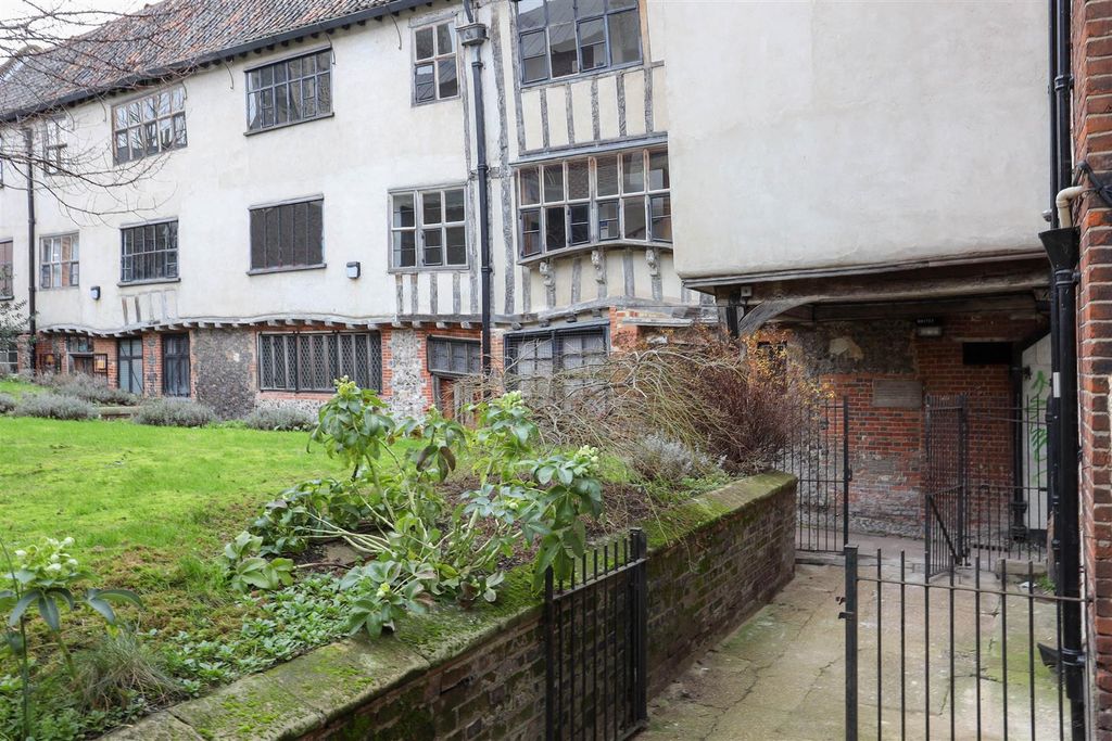 Additional image 7 of 3 bed flat to rentOpposite The Cathedral, Norwich NR3