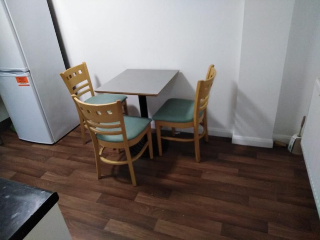 4 bed shared accommodation to rentMillstone Lane, Leicester LE1 photo 2