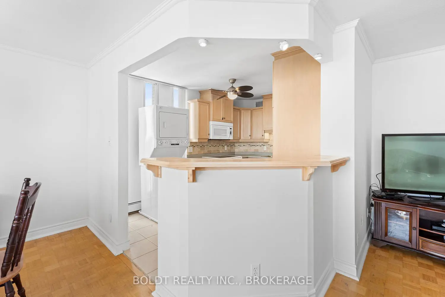 Additional image 4 of 35 Towering Heights Boulevard 902