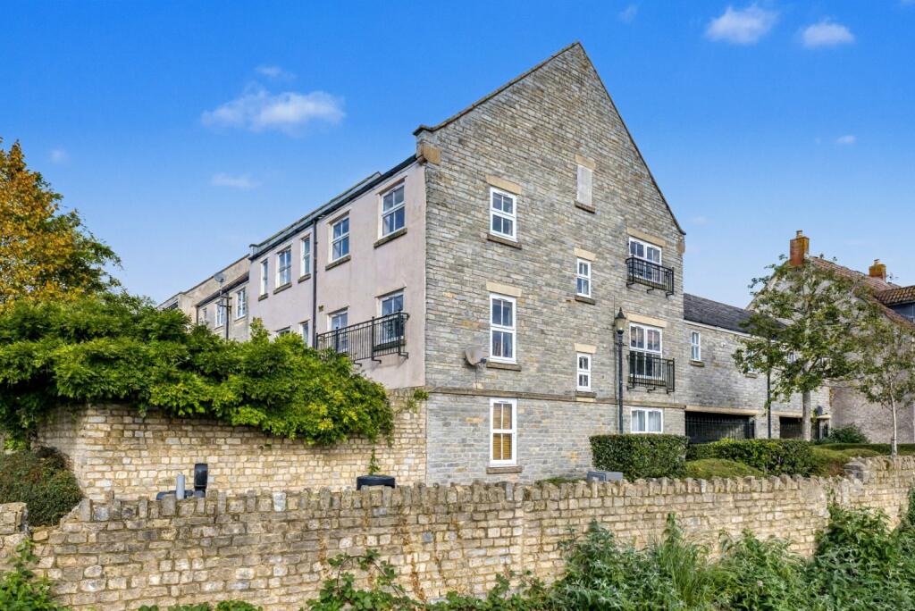 Additional image 25 of Central Wells