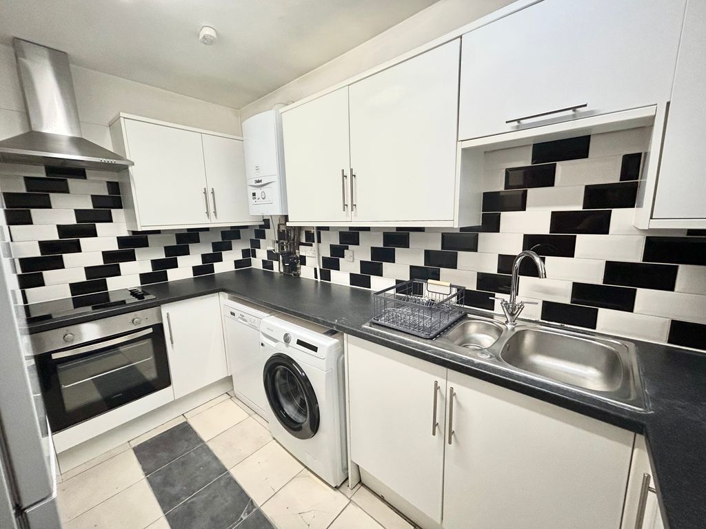 6 bed flat to rentCowley Road, Oxford OX4