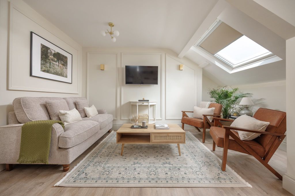 2 bed flat to rentBounds Place, Millbay Road, Plymouth PL1