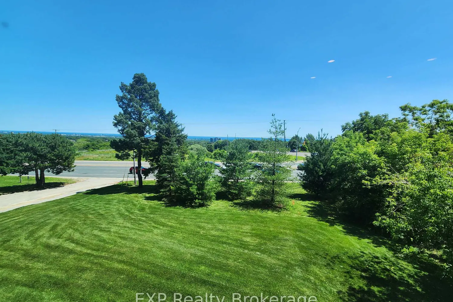 Additional image 15 of 2019 Dundas Street