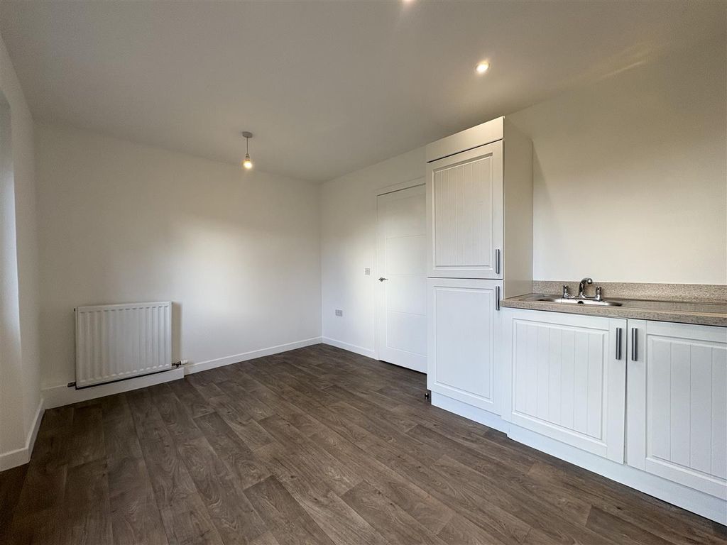 Additional image 5 of 3 bed property to rentLapwing Drive, Perth PH1