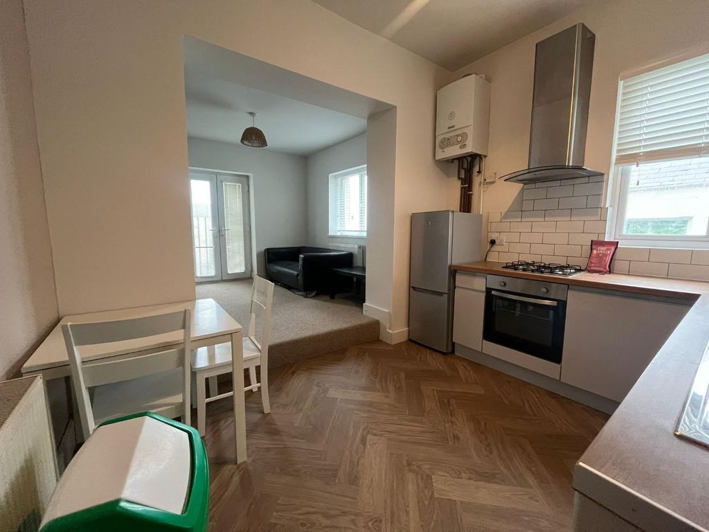 1 bed flat to rentWoodland Terrace, Flat 3, Plymouth PL4