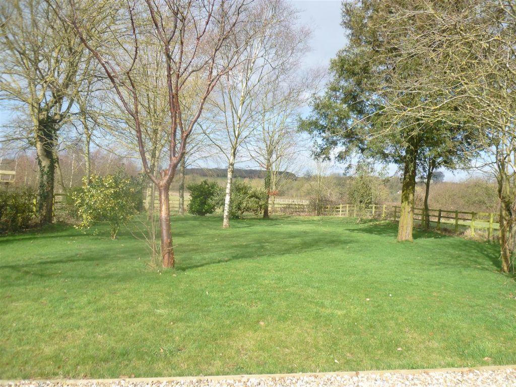 Additional image 5 of 4 bed detached house to rentForesters Cottage, Main Street, Bugthorpe, York YO41
