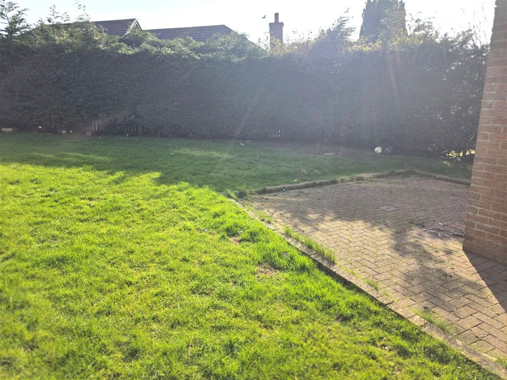 Additional image 15 of 3 bed detached house to rentTroon Place, Newton Mearns, Glasgow G77