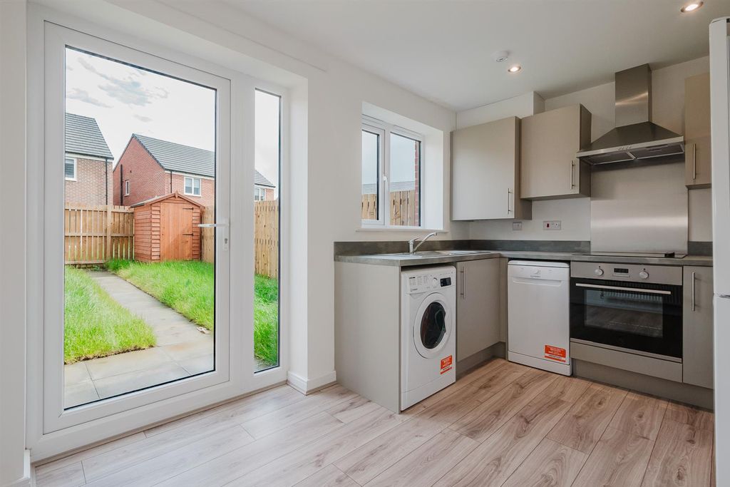Additional image 2 of 3 bed terraced house to rentThe Fairways, Cramlington NE23
