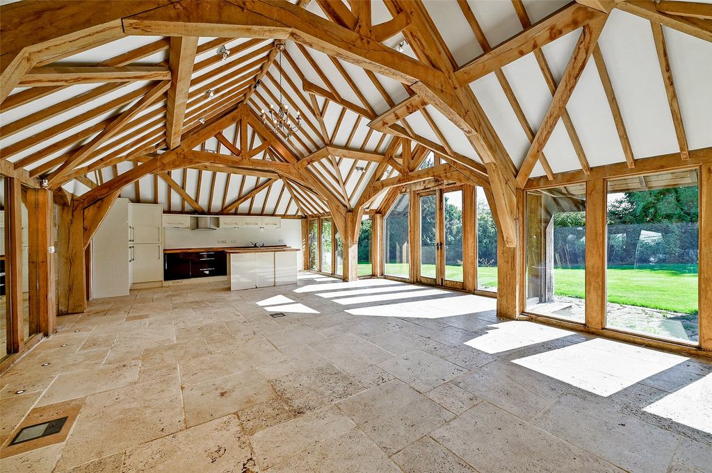 Additional image 3 of 5 bed detached house to rentHighmoor Cross, Henley-On-Thames, Oxfordshire RG9