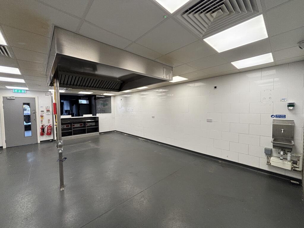 Additional image 4 of 17-18 Market Place, Glastonbury, Somerset, BA6 9HL