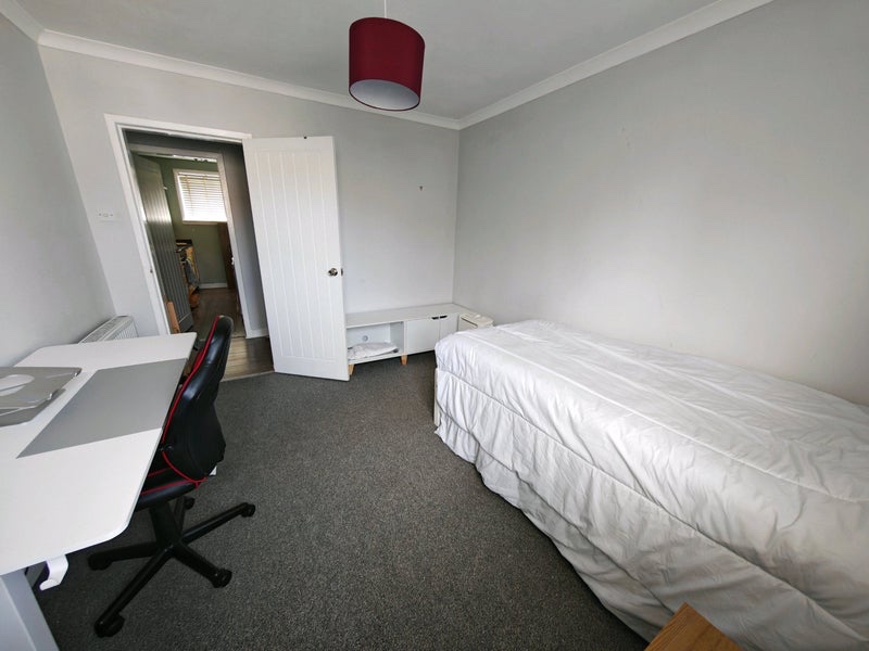 Room in a Shared Flat, Berryknowes Road, G52, N1 7GU