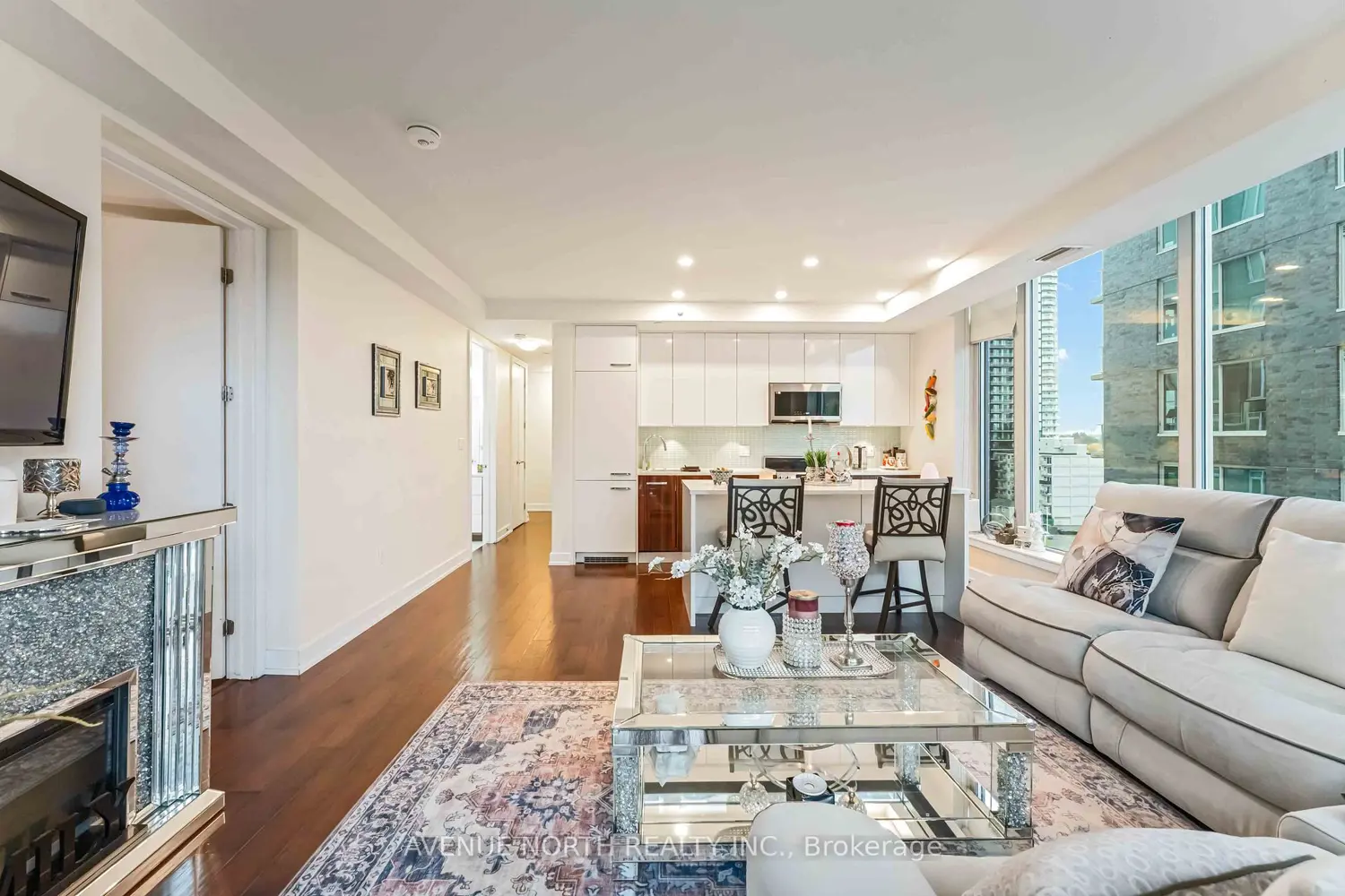 111 Champagne Avenue 601 photo 2