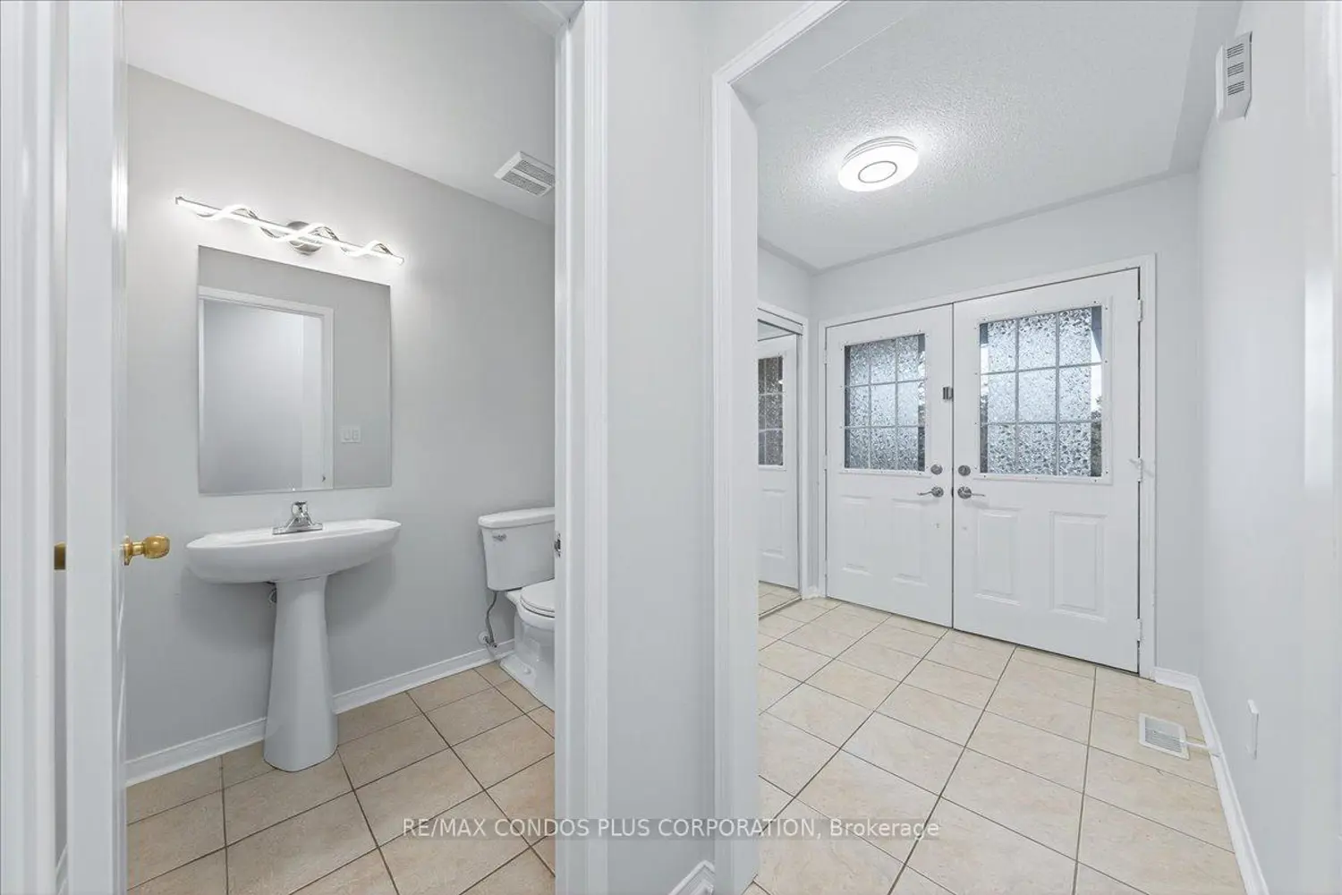 289 Deepsprings Crescent photo 4