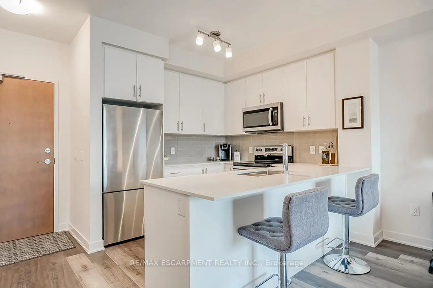 Additional image 6 of 320 Plains Road 502