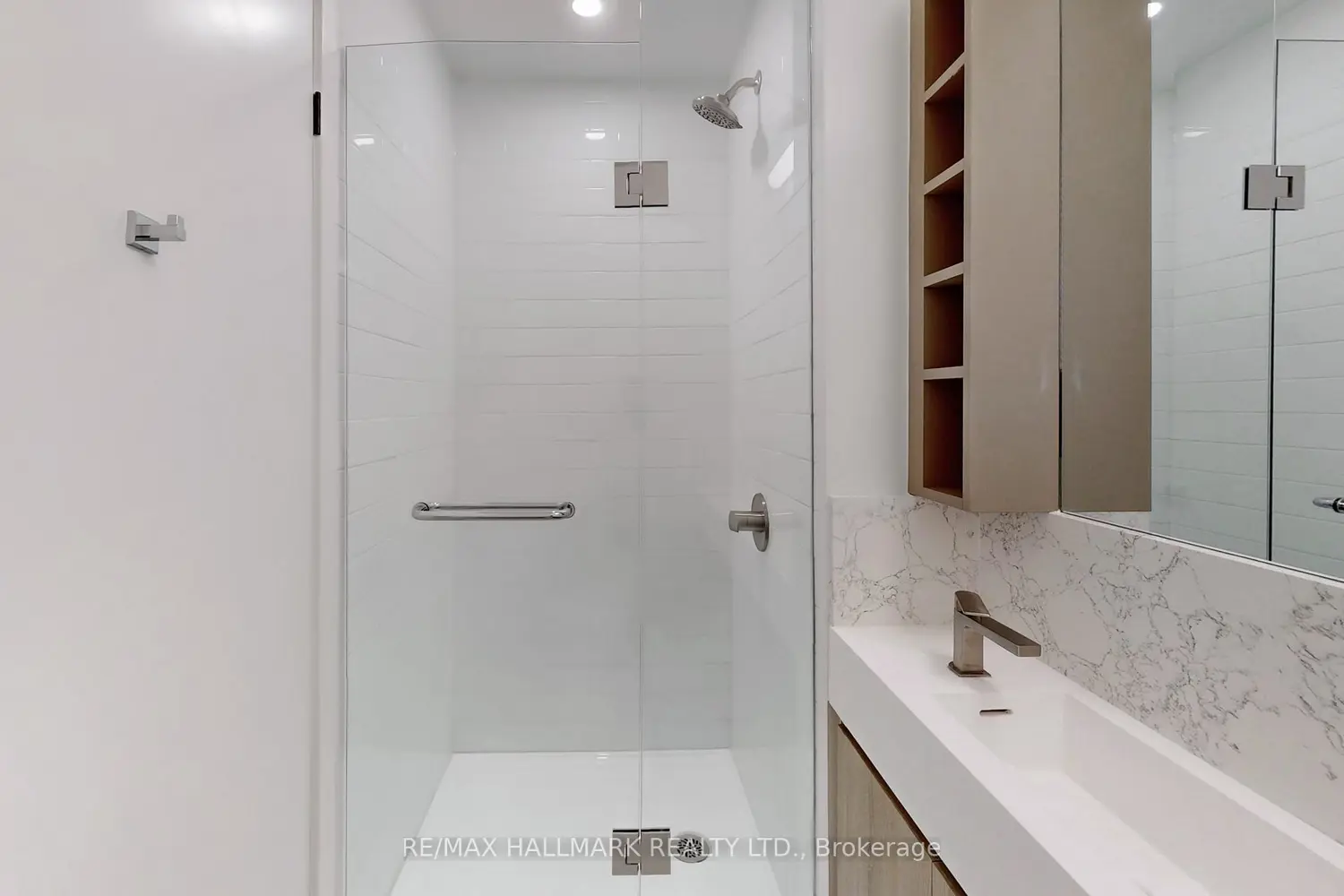 Additional image 12 of 319 Jarvis Street 3515