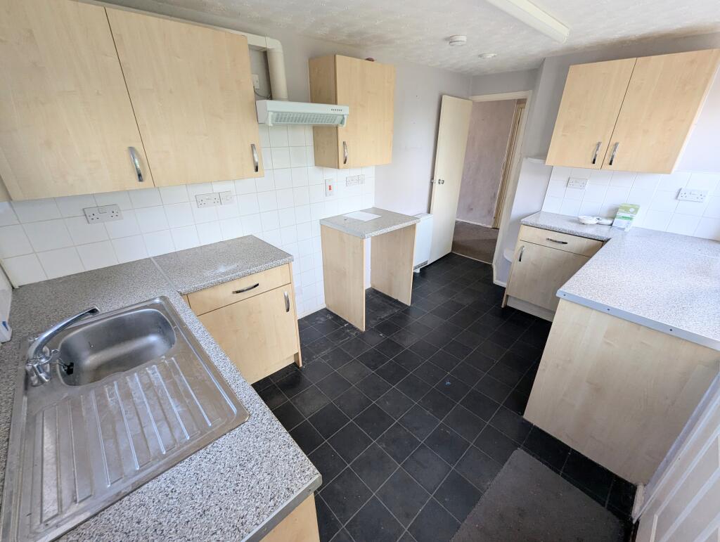 Additional image 7 of 57 Thurlocks, Tintinhull, Yeovil, Somerset BA22 8QE