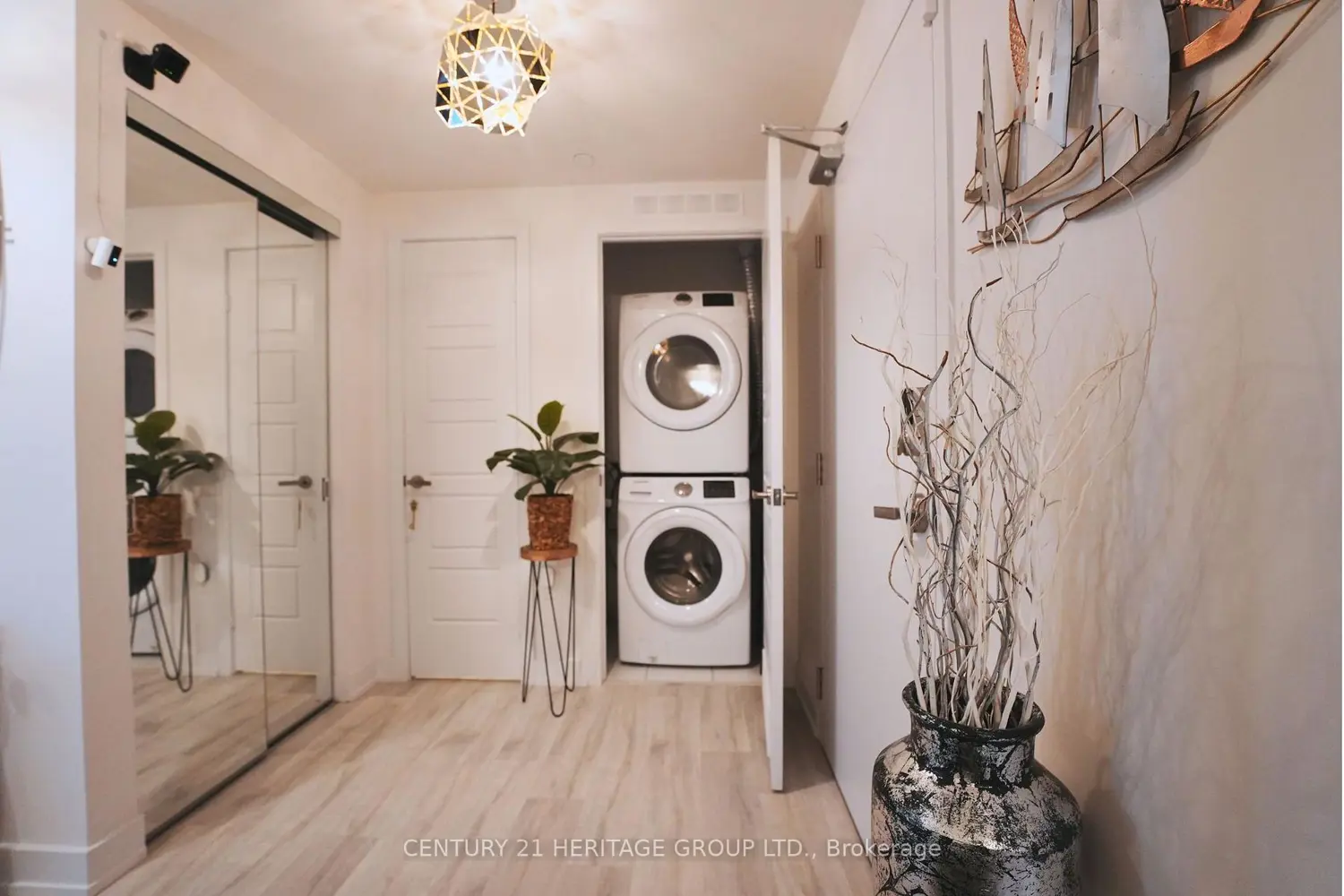 Additional image 12 of 375 Sea Ray Avenue 225