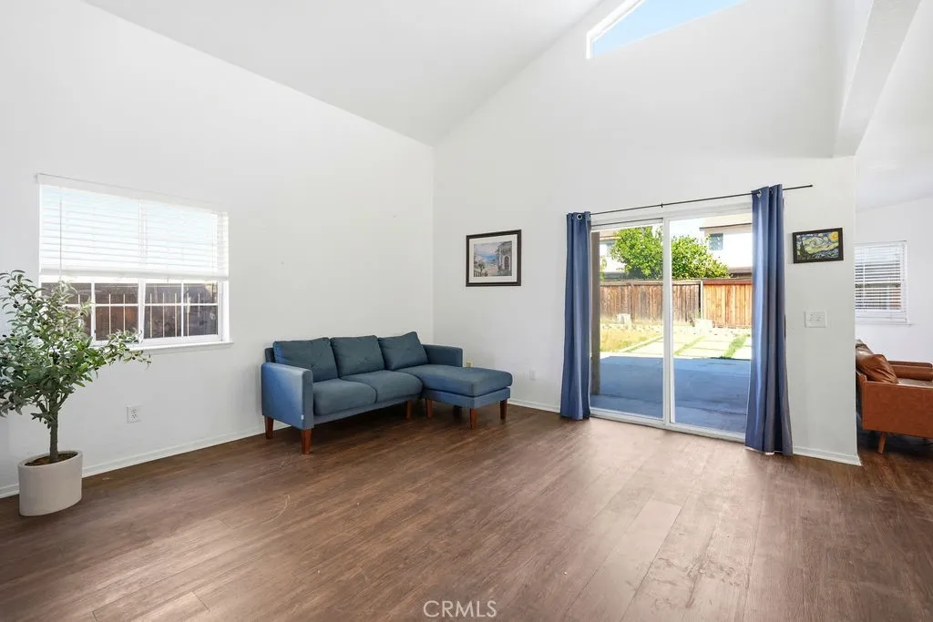 Additional image 2 of 344 Mildred St, Perris, CA 92571