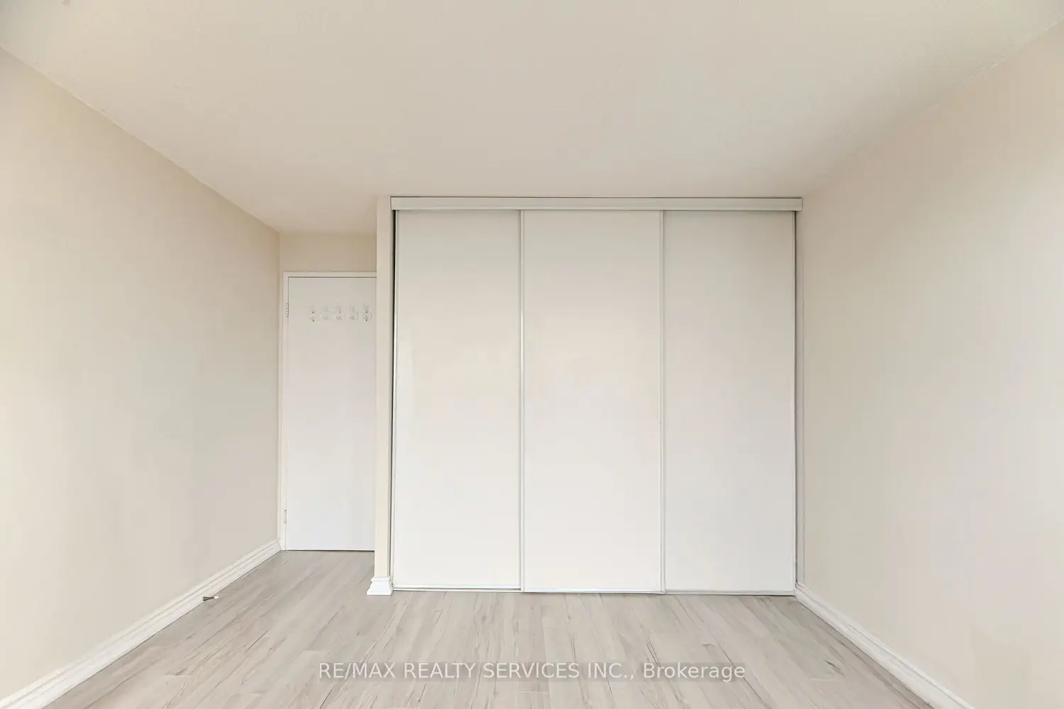 Additional image 18 of 35 Trailwood Drive 1911