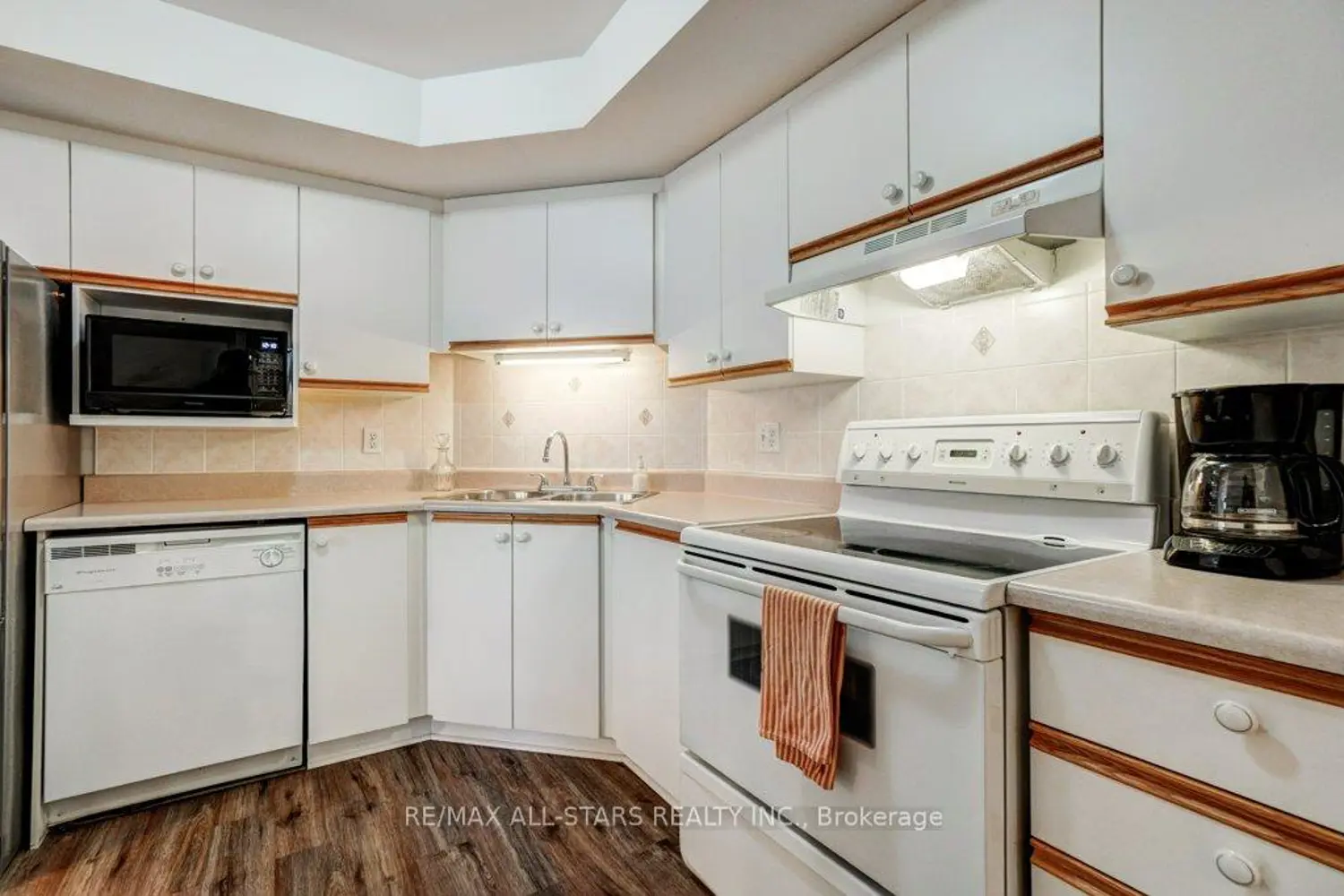 Additional image 4 of 8 Huron Street 303