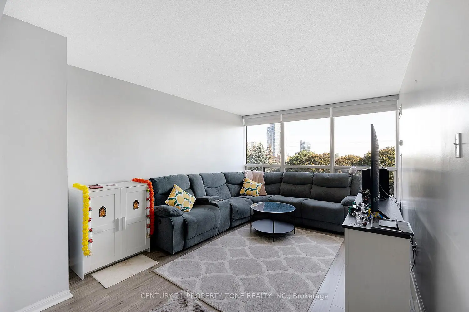 Additional image 7 of 10 Laurelcrest Street 407