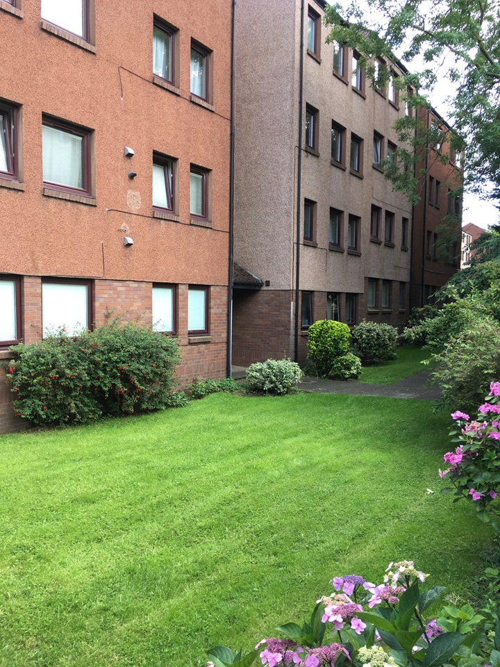 2 Bed Flat, West Winnelstrae, EH5, N1 7GU