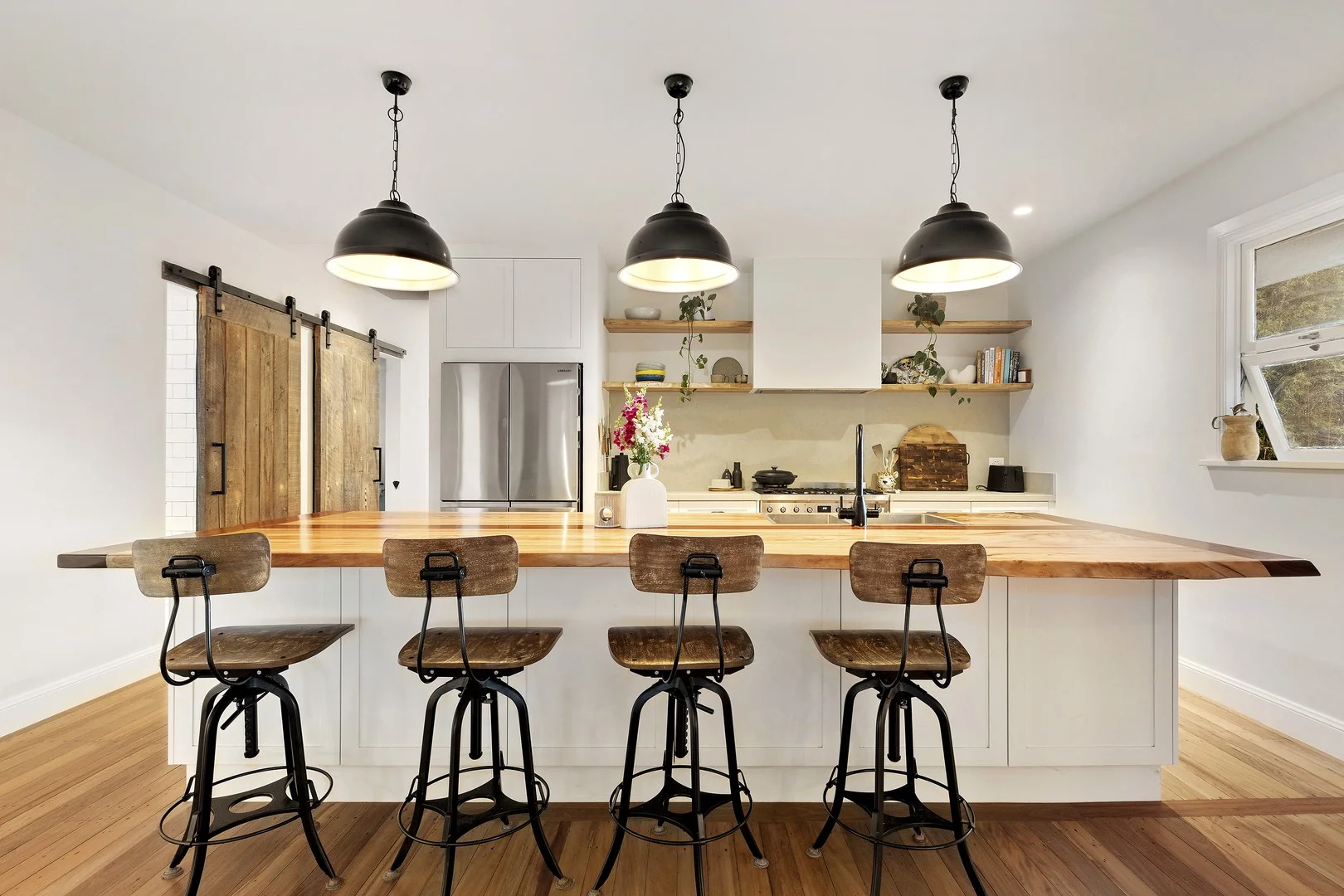 49 Dixon Stret, Coolangatta QLD 4225