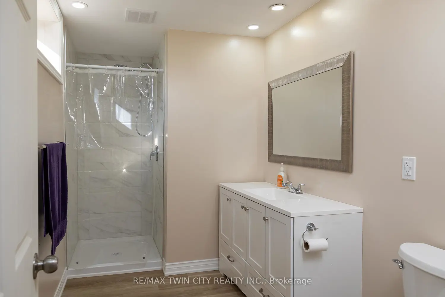 Additional image 18 of 4595 Kelvin Road