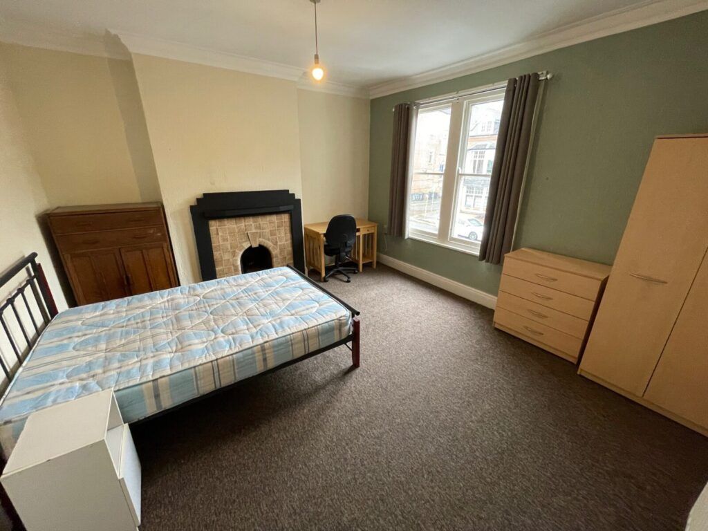 Additional image 3 of 3 bed flat to rentHinckley Road, Leicester LE3