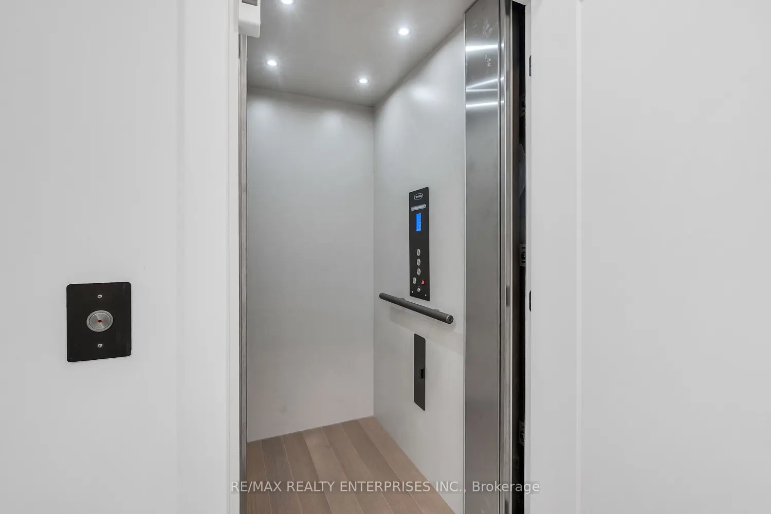 Additional image 3 of 50 Lou Parsons Way 76