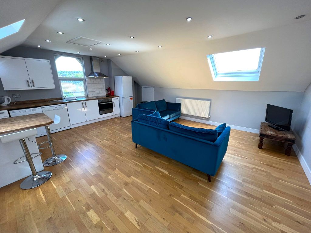 3 bed shared accommodation to rentThe Hollies, Third Avenue, Nottingham NG7 photo 3